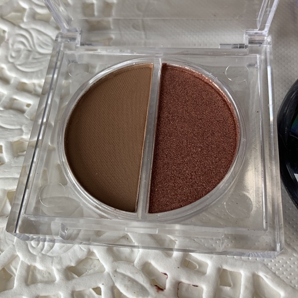 NYC Eyeshadow Duo in Cobble Hill New. Mood by Beauty… & Cinnamon Sucre by ColorD - Picture 2 of 10
